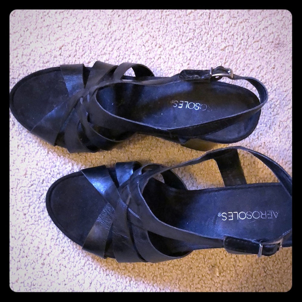 Comfy black wedges